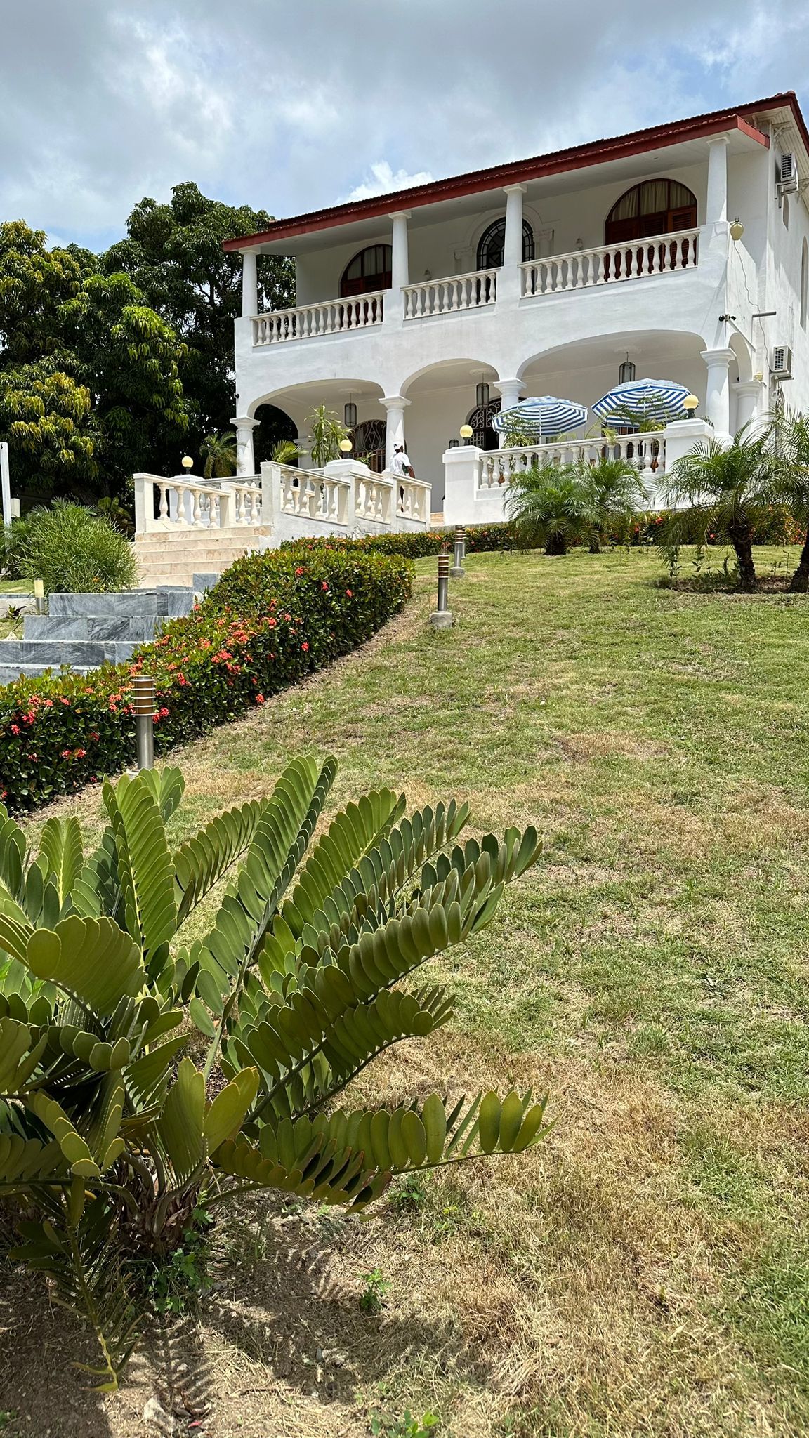 Casona, Villa Caletas