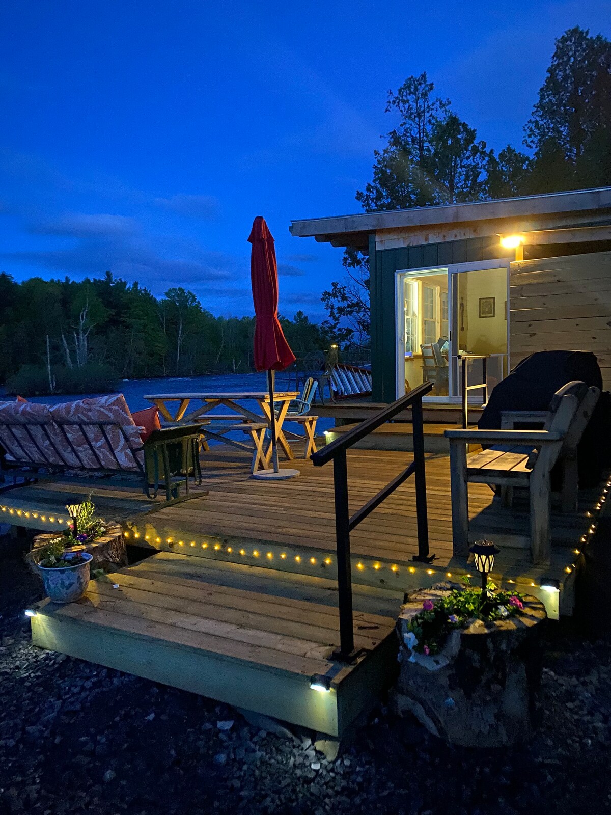 River Bank Camping, Cedar Grove Cabin