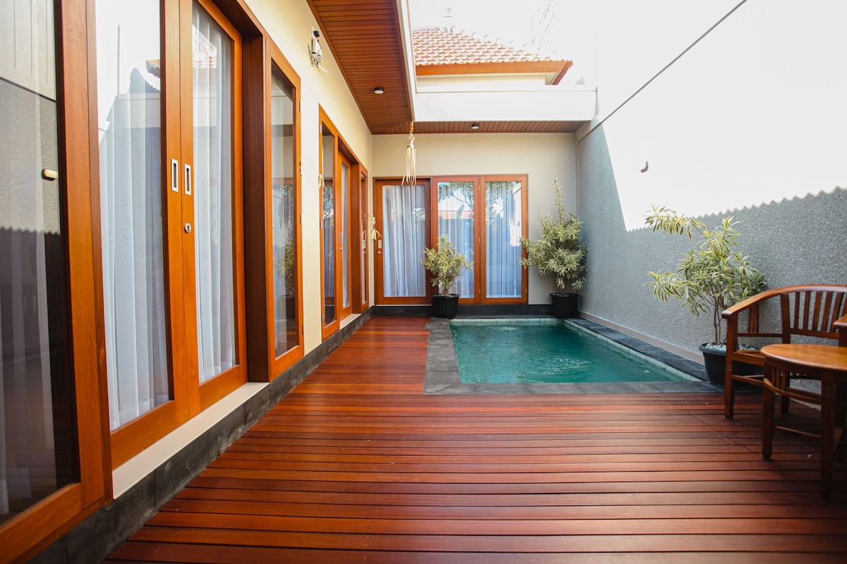 2bedrooms+pool villa central Berawa Canggu