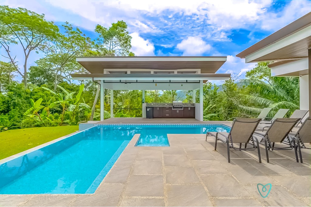 Breathtaking Ocean View House in the Jungle