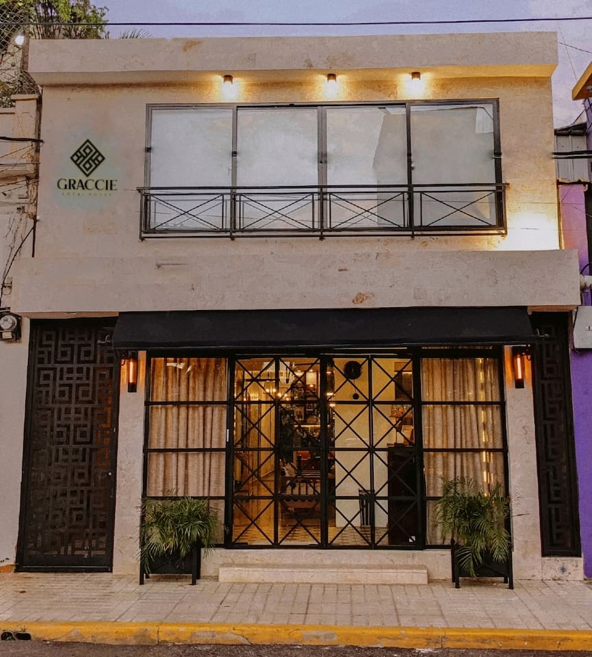 Graccie Hotel - Gachi