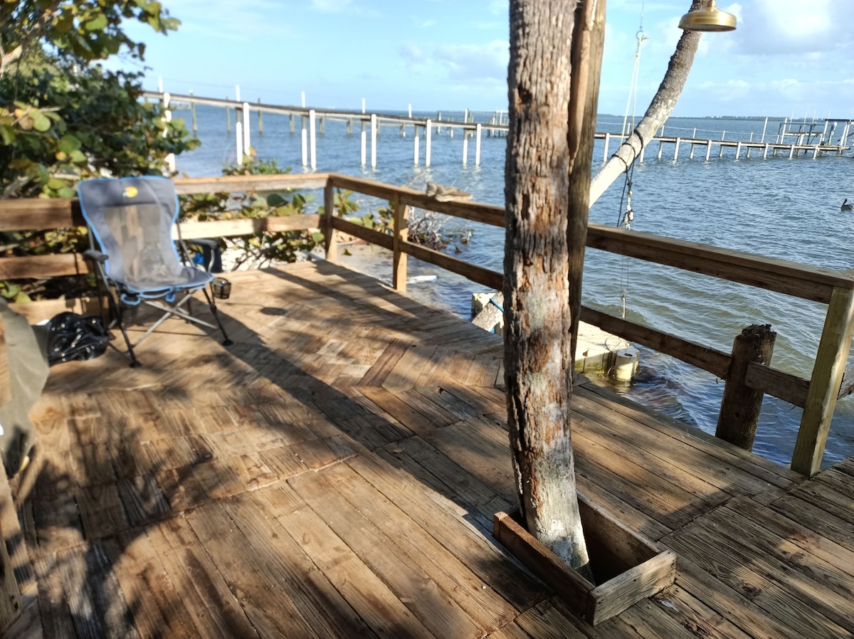 Guesthouse with private beach