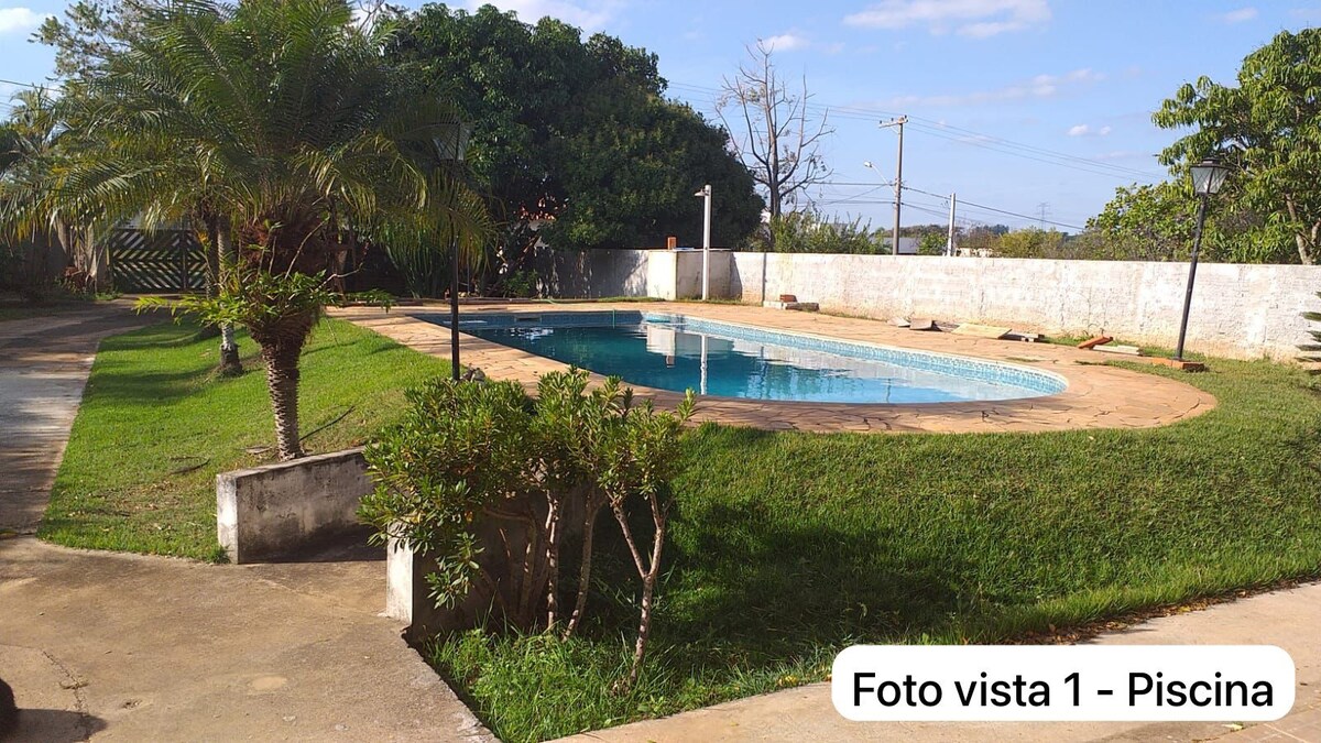 Casa com Piscina em Condominio