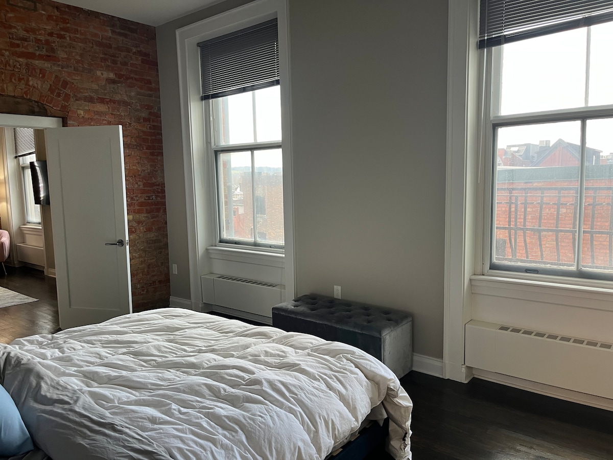 Downtown Syracuse 2-bed loft!