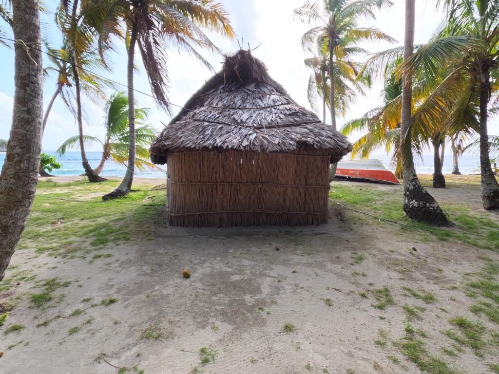 Cabaña tradicional en isla Perro chico