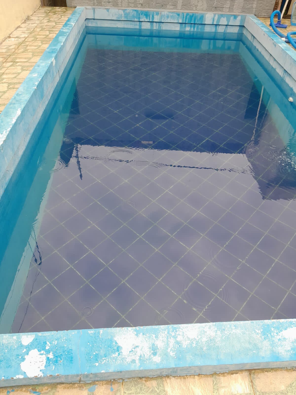Espaço com piscina em Queimados!