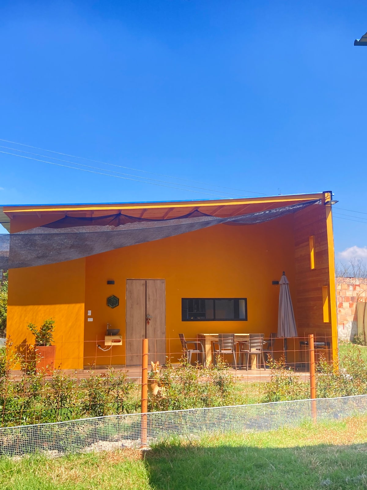 Corinto Tiny House - Yellow