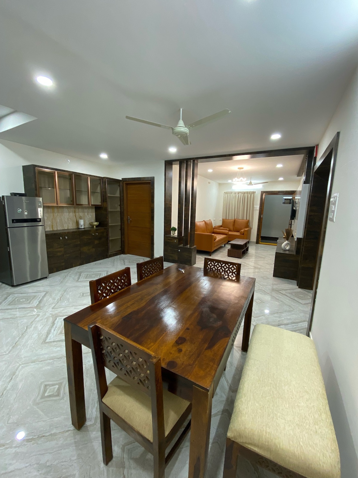 Ahasa Service Apartments 

3 bhk Flat