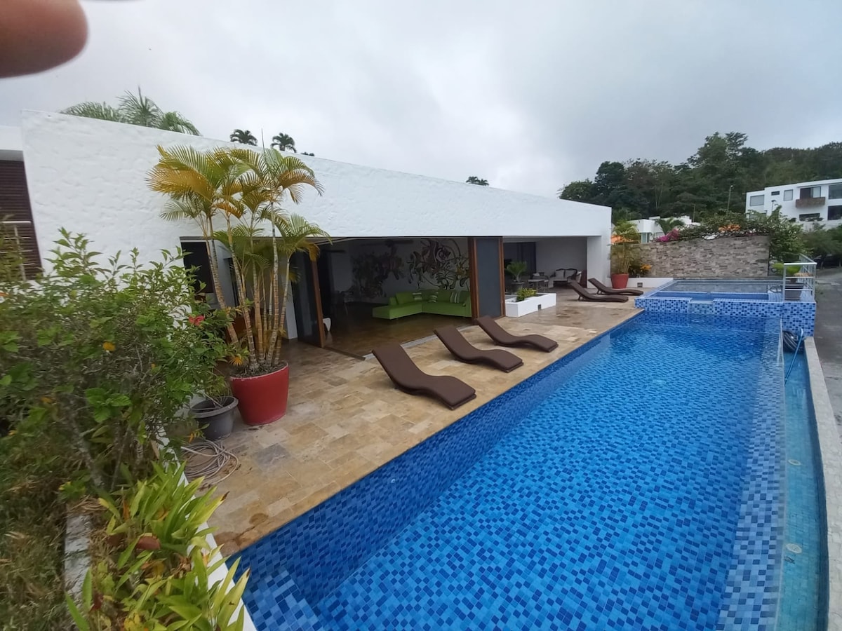 Casa de Lujo con Piscina privada y vista al Mar