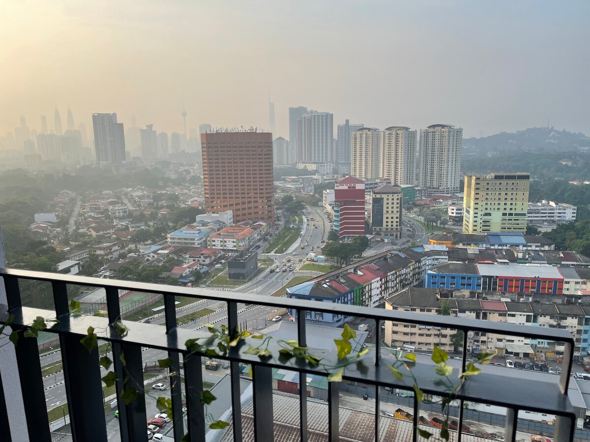 [NEW]Sky Pool-KLCC View-55"SmartTV-MRT-Jln Ipoh