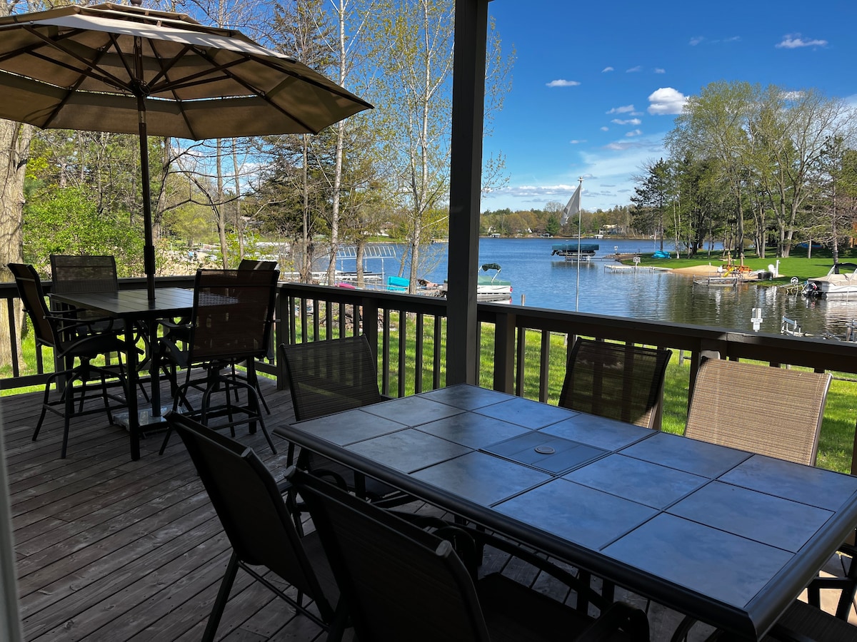 Paradise Cove | Lakefront | Great  Deck & BBQ Area