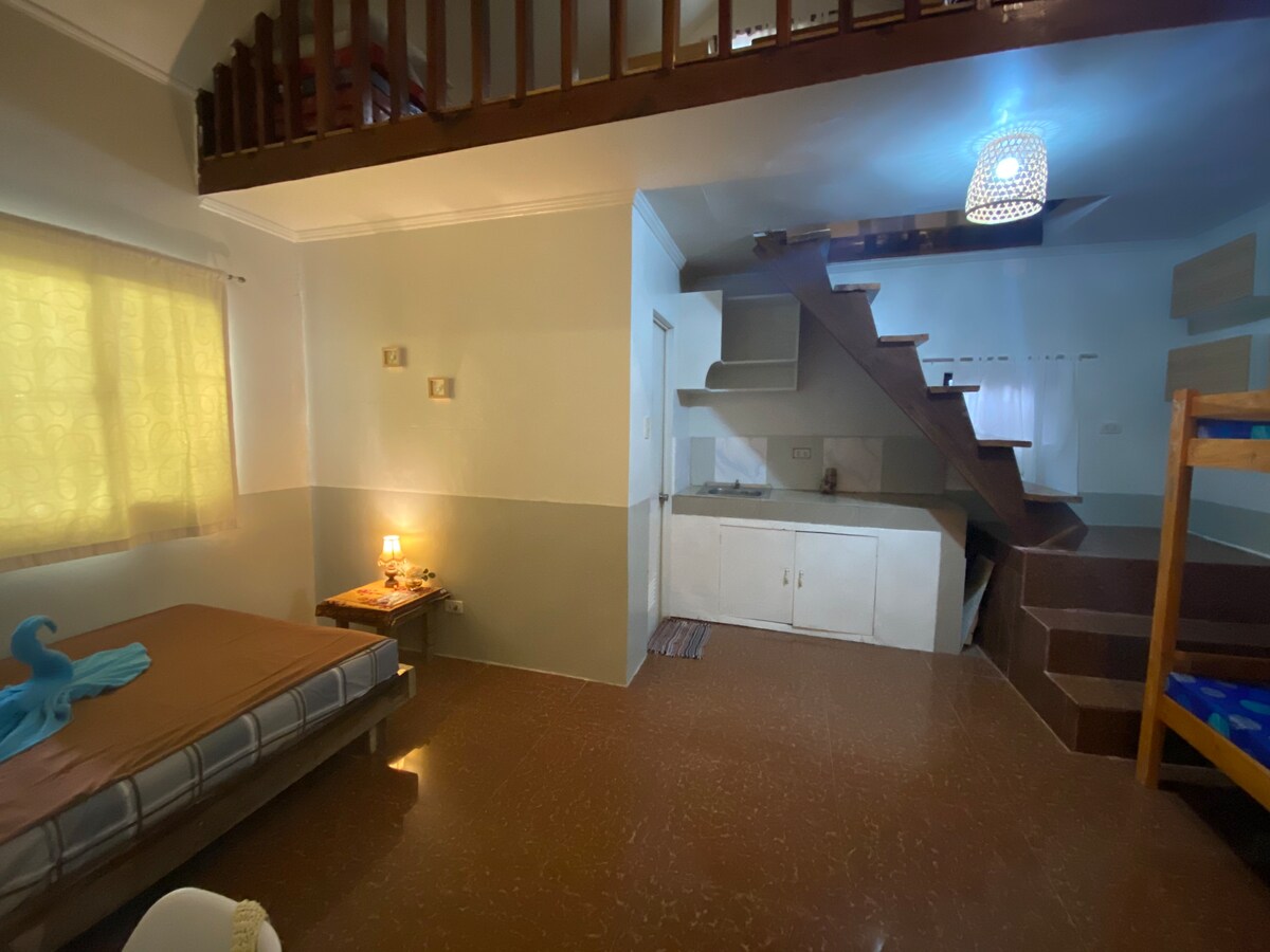 family loft studio villa, WI-FI, Hotshower, Aircon