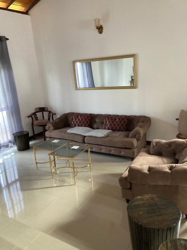 Rent Rooms in Villa - 15 minutes from Airport