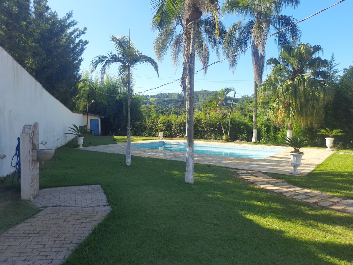 Casa com piscina em Serra Negra