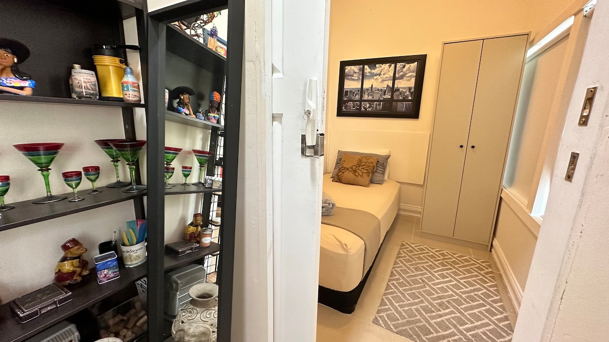 Affordable Retreat Cozy Room in Miami