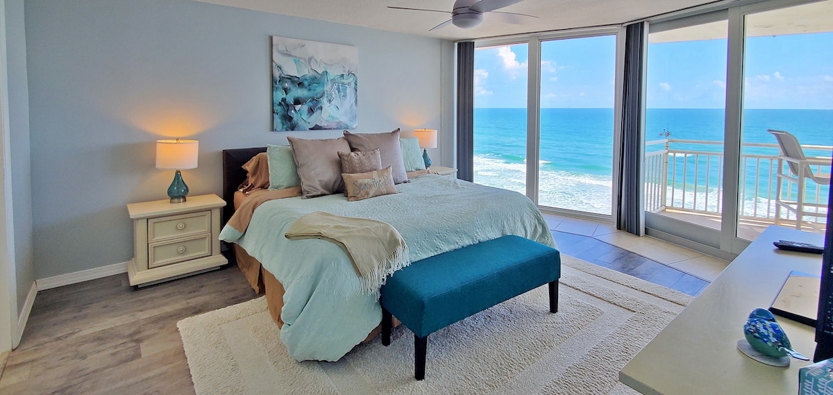 Relaxing Ocean Front penthouse