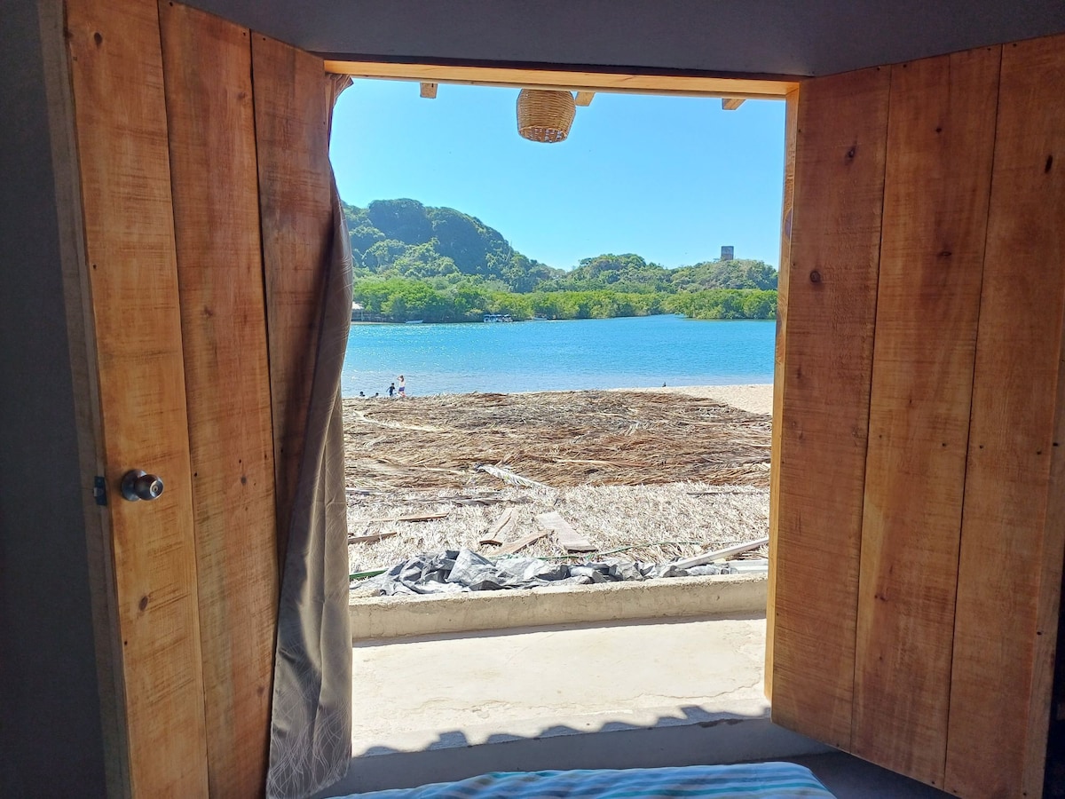 Cabaña con vista al paraíso Playita