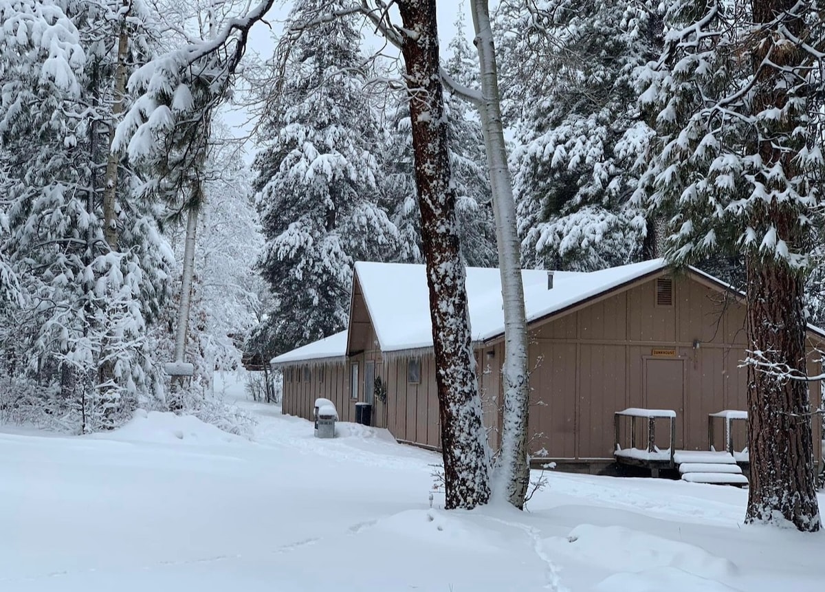 The Aspen Lodge Bunkhouse