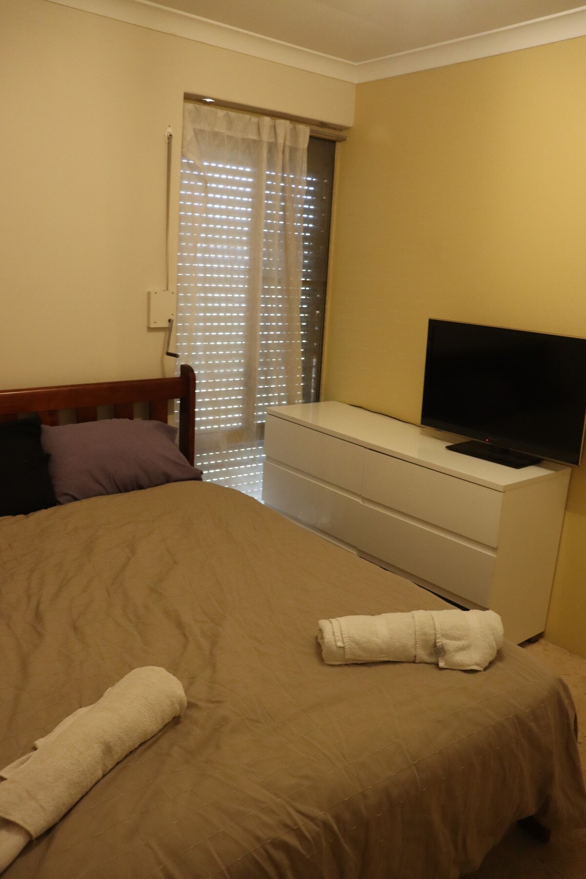 Private Guest Room Armadale with Parking&Queen Bed