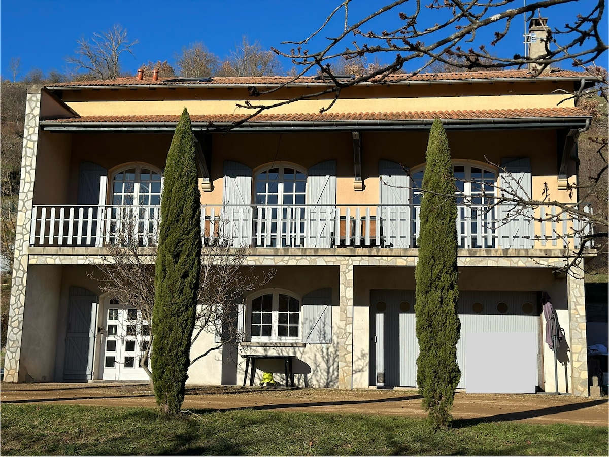 Gîte spacieux proche sancy