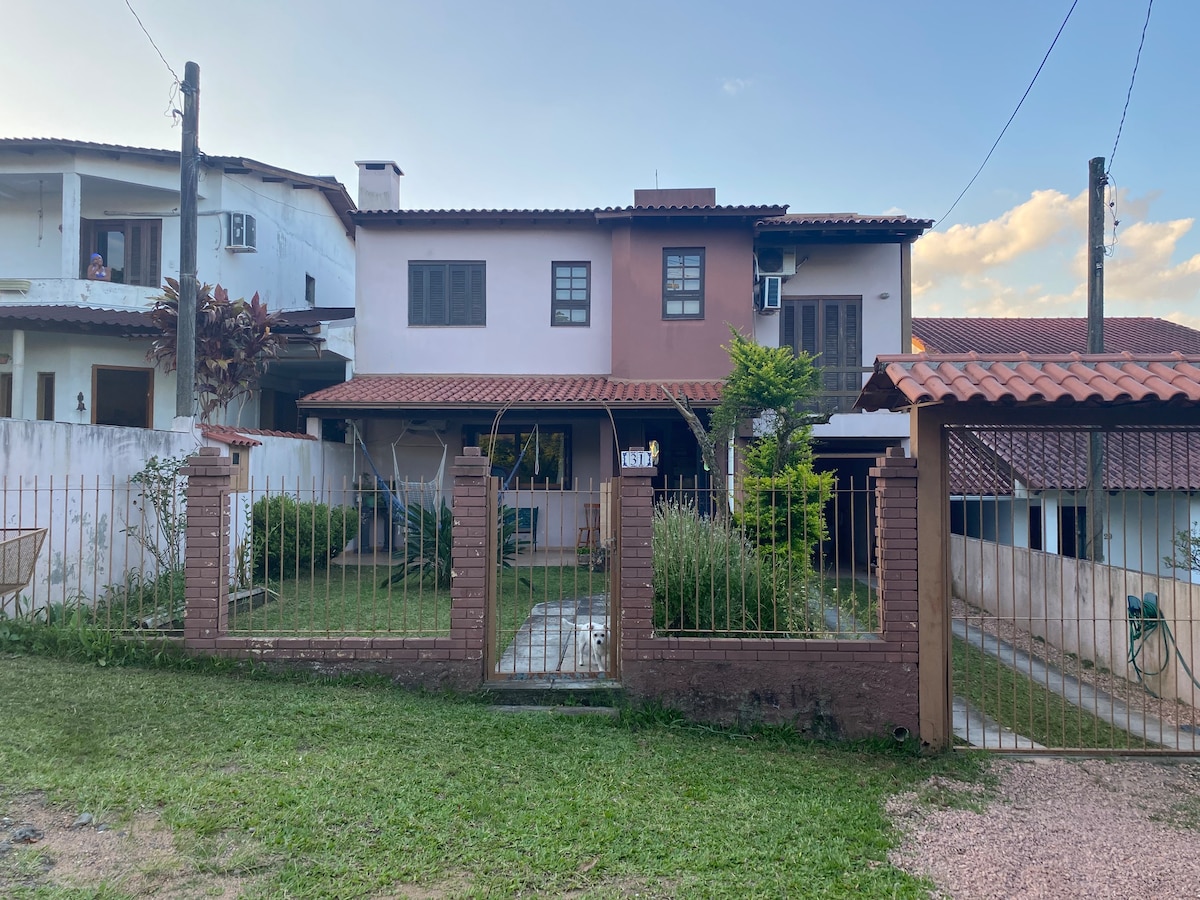 Casa na z. sul de Porto Alegre, Campo Novo neighborhood.