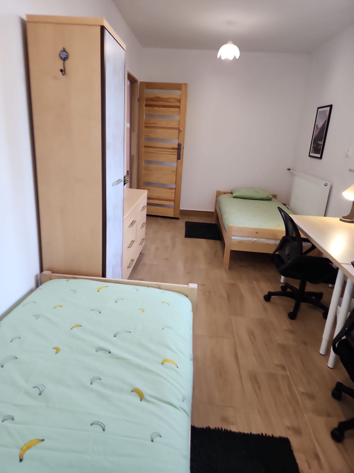 extra large 2 beds room with Smart Tv