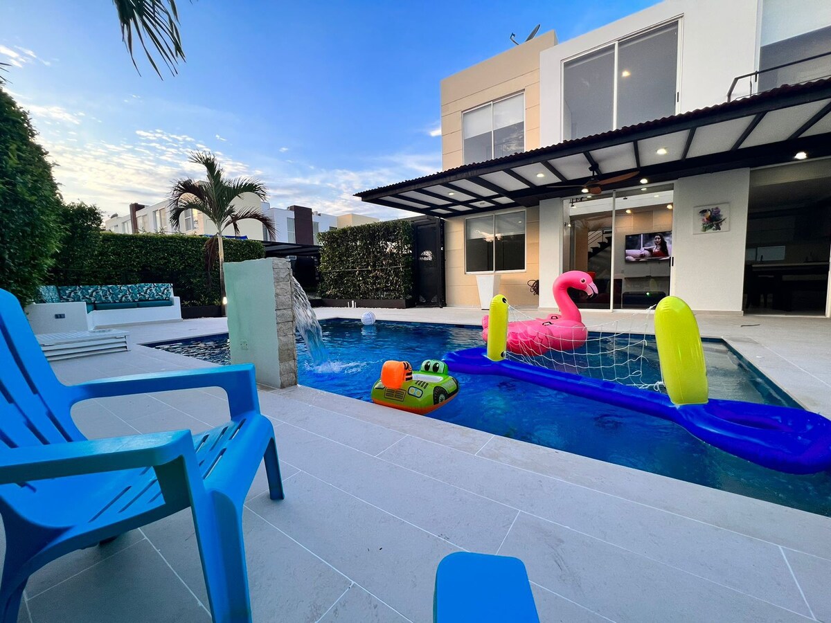 Hermosa casa, piscina privada, jacuzzi