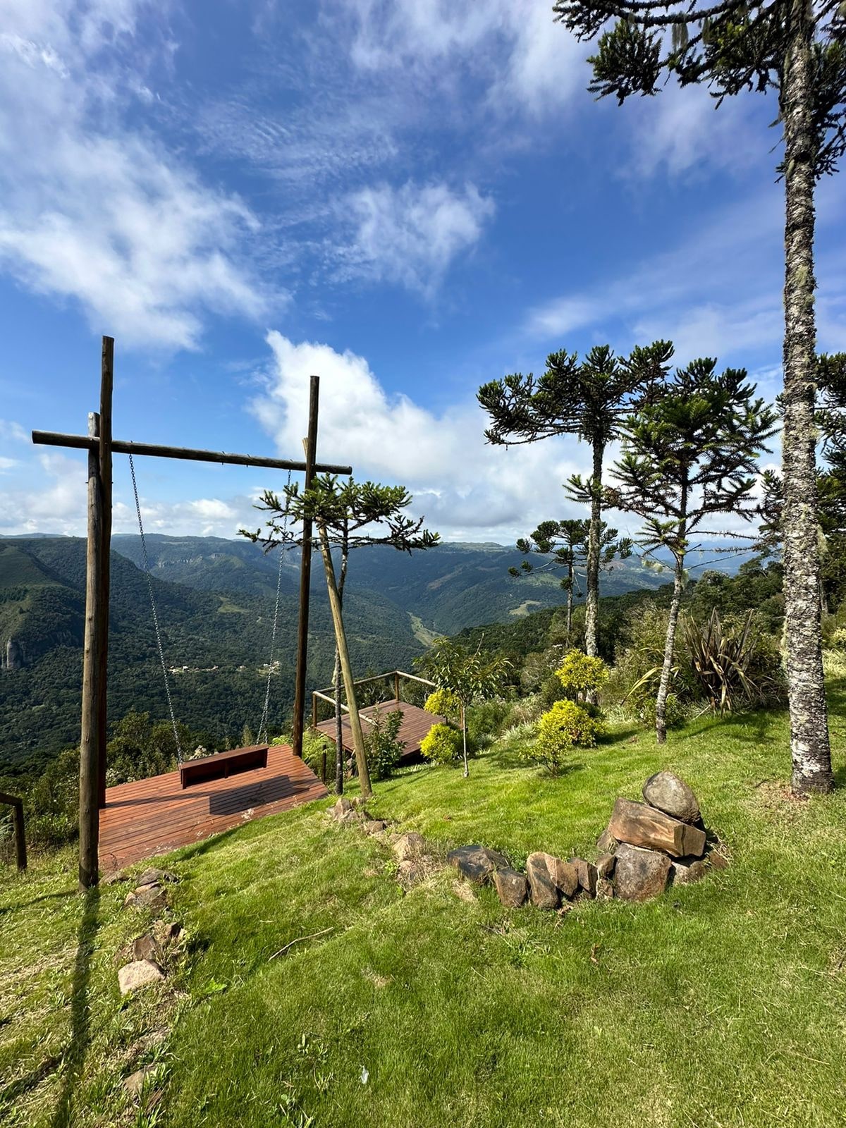 Casa com lagoa e vista dos Cânions de Urubici