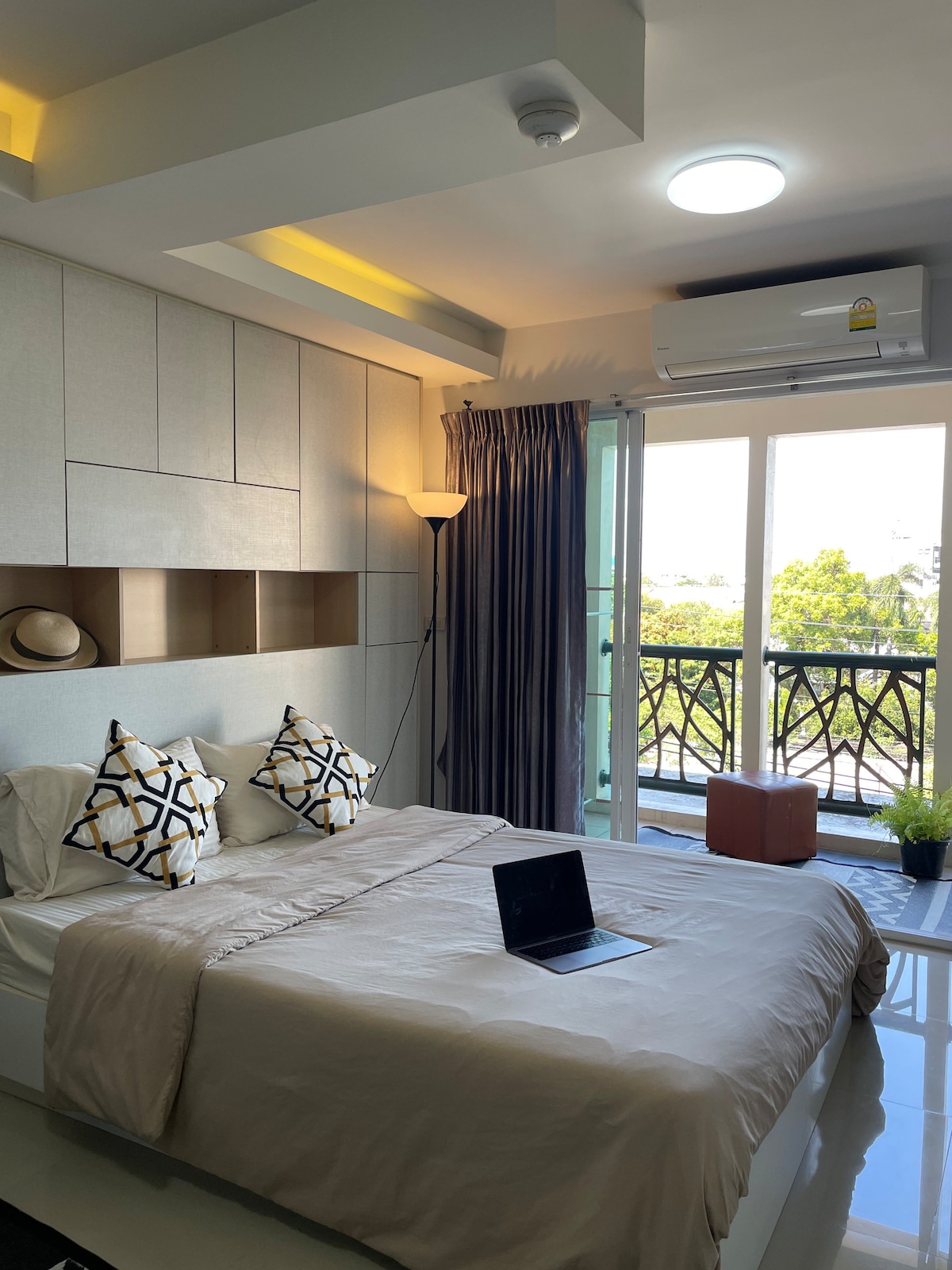 Yaek Pak Kret MRT- cozy apartment