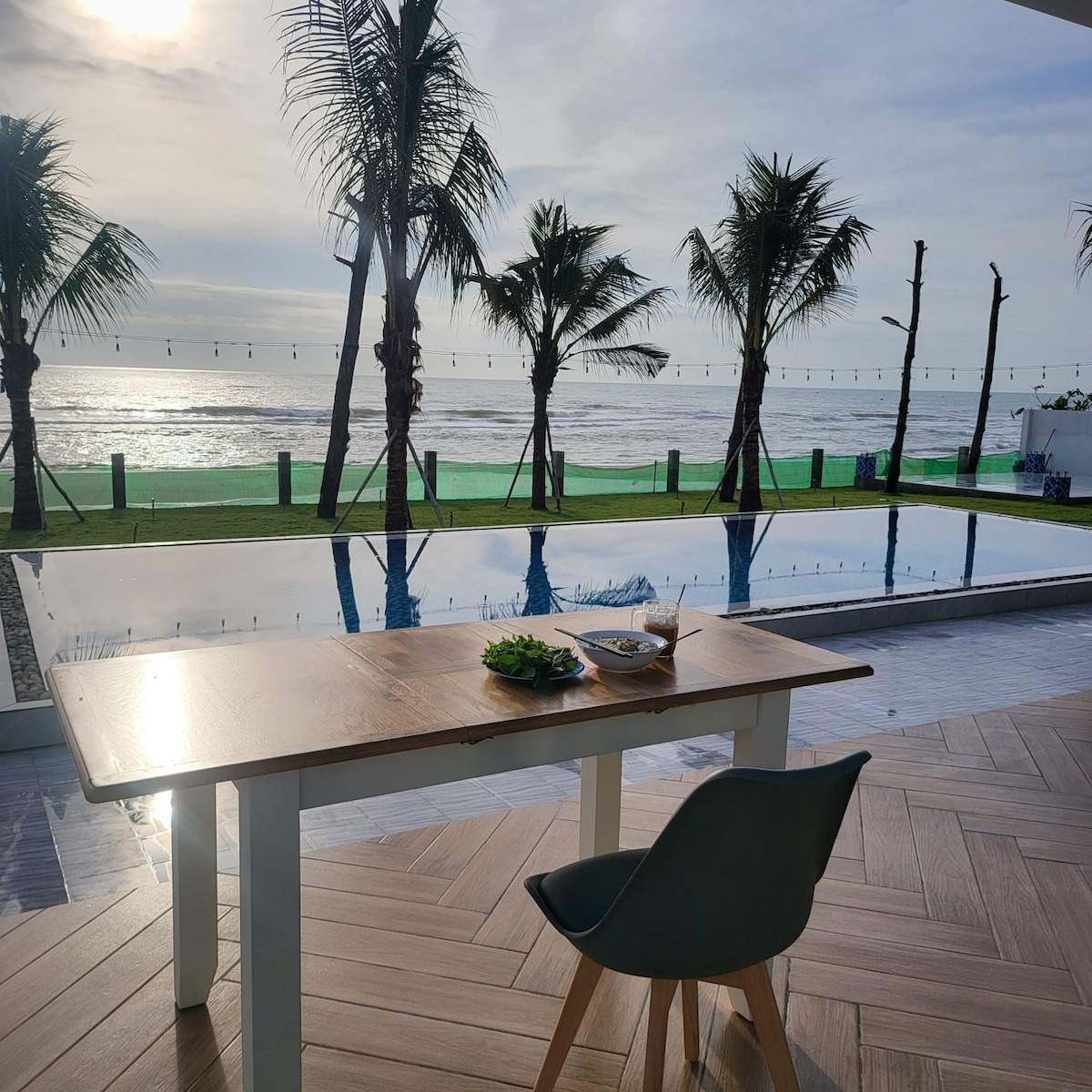 Beachfront Entire Villa with Pool and 6 bedrooms