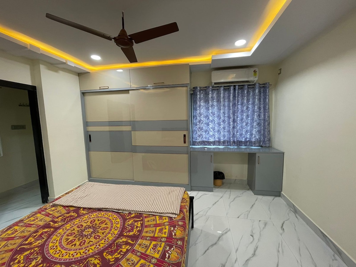 Nirvana Home Stay-2bhk Furnished Apt 3rd Floor