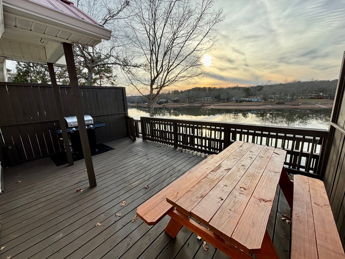 *Lakefront Villa 3 | Dock Access*