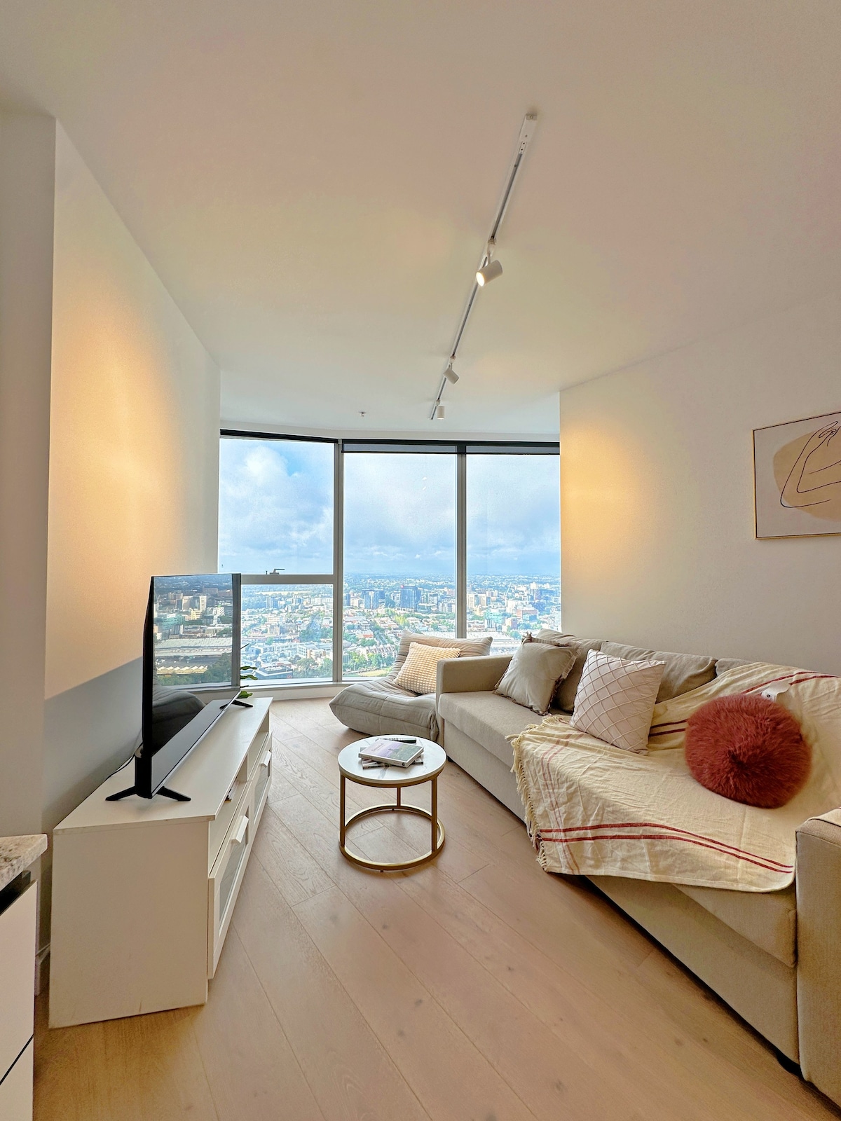 Deluxe WSP 2BR  @ SouthernCross w/ Great City View