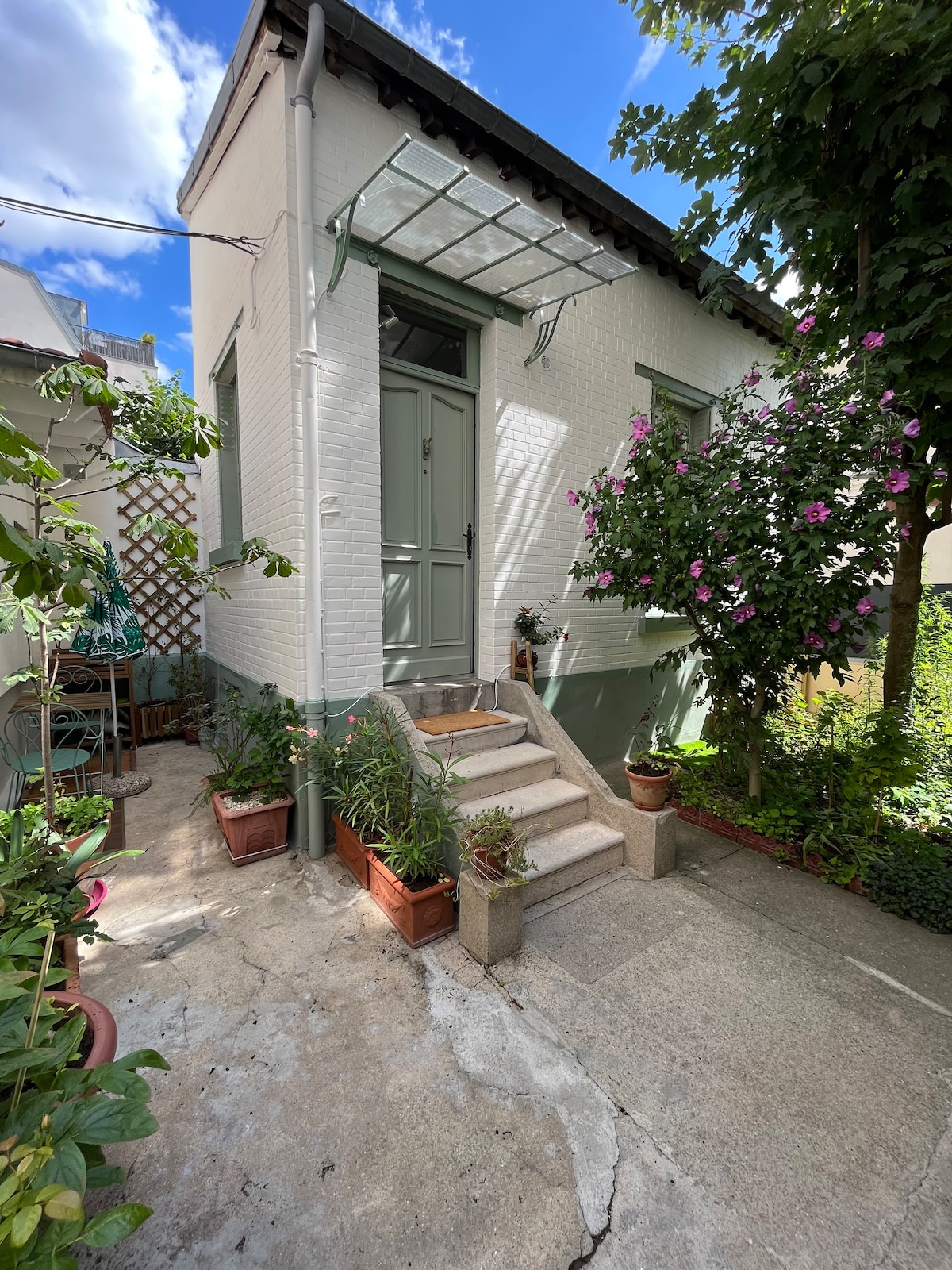 Une maisonnette cachée à Paris