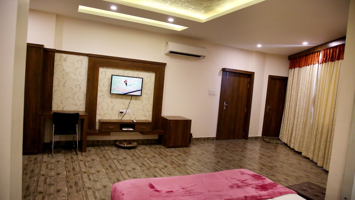 Hotel Khatana Palace | Suit Room