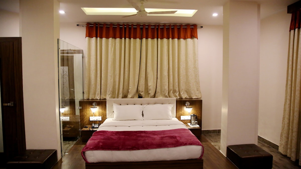 Hotel Khatana Palace | Suit Room