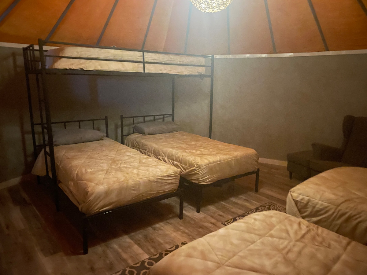 Yurt near Pinnacles. Sleeps 6 unit#1