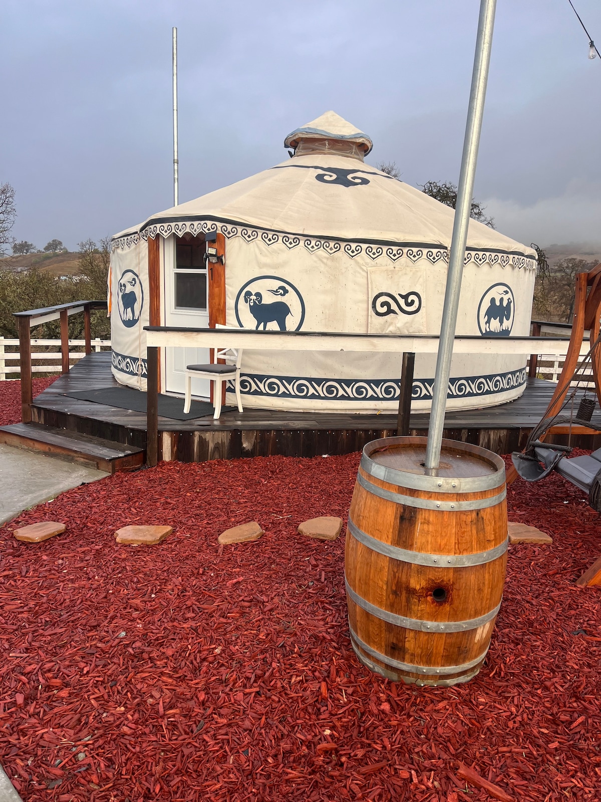 Yurt near Pinnacles. Sleeps 6 unit#1