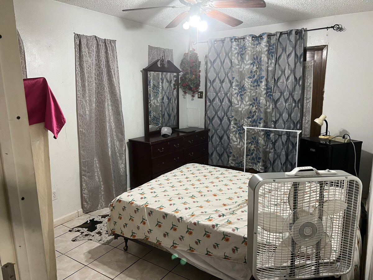 Room in Irving with all utilities