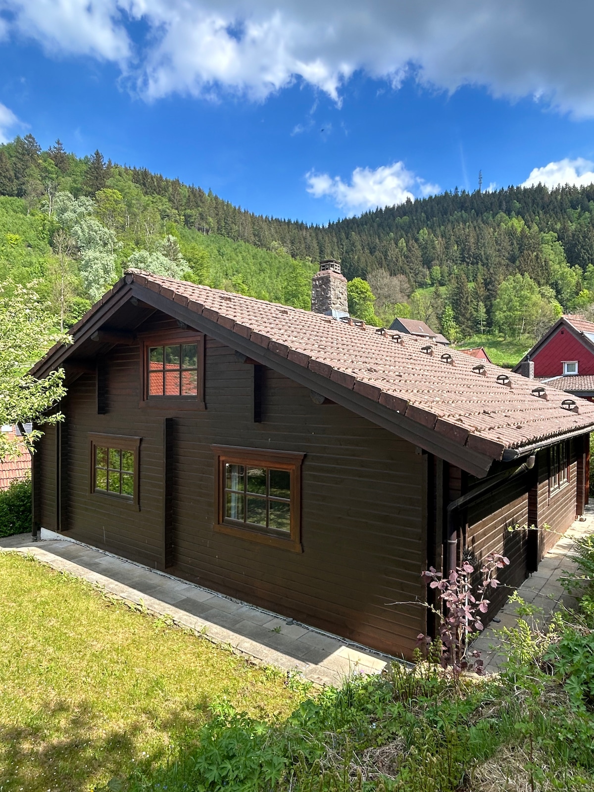 Urgemütliches gepflegtes Blockhaus im Naturgarten