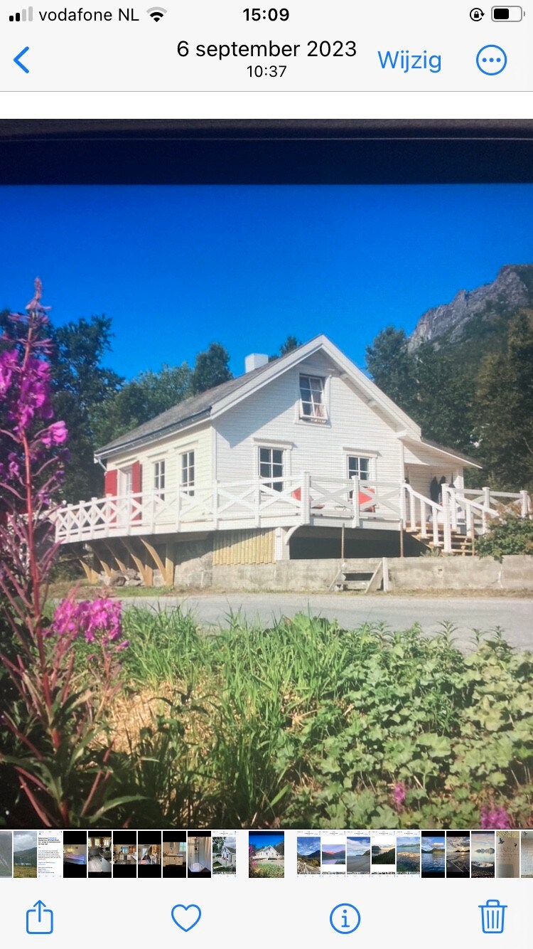 海滨和峡湾景观乡村小屋