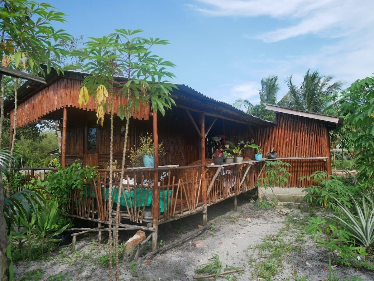 Rumah Kebun Yang Sejuk Di Desa