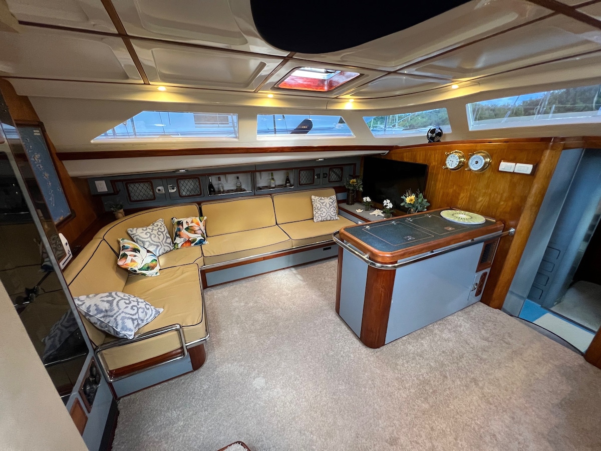 Fwd STD double cabin on yacht