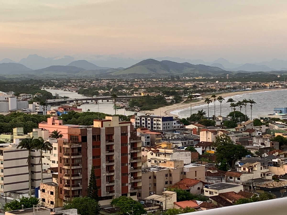 Flat aconchegante com vista para a Serra e o Mar