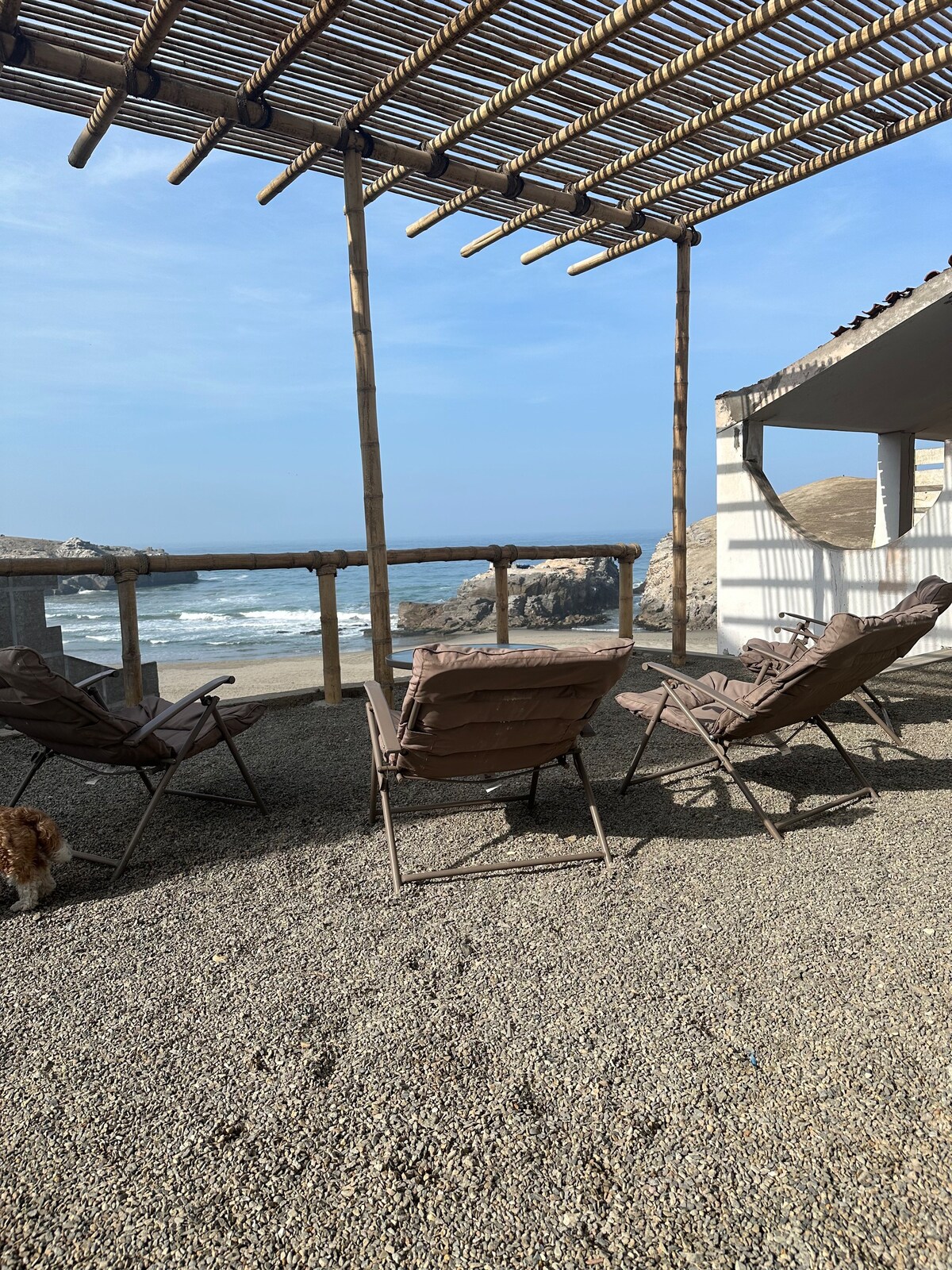 Beachfront house with amazing view and chimney