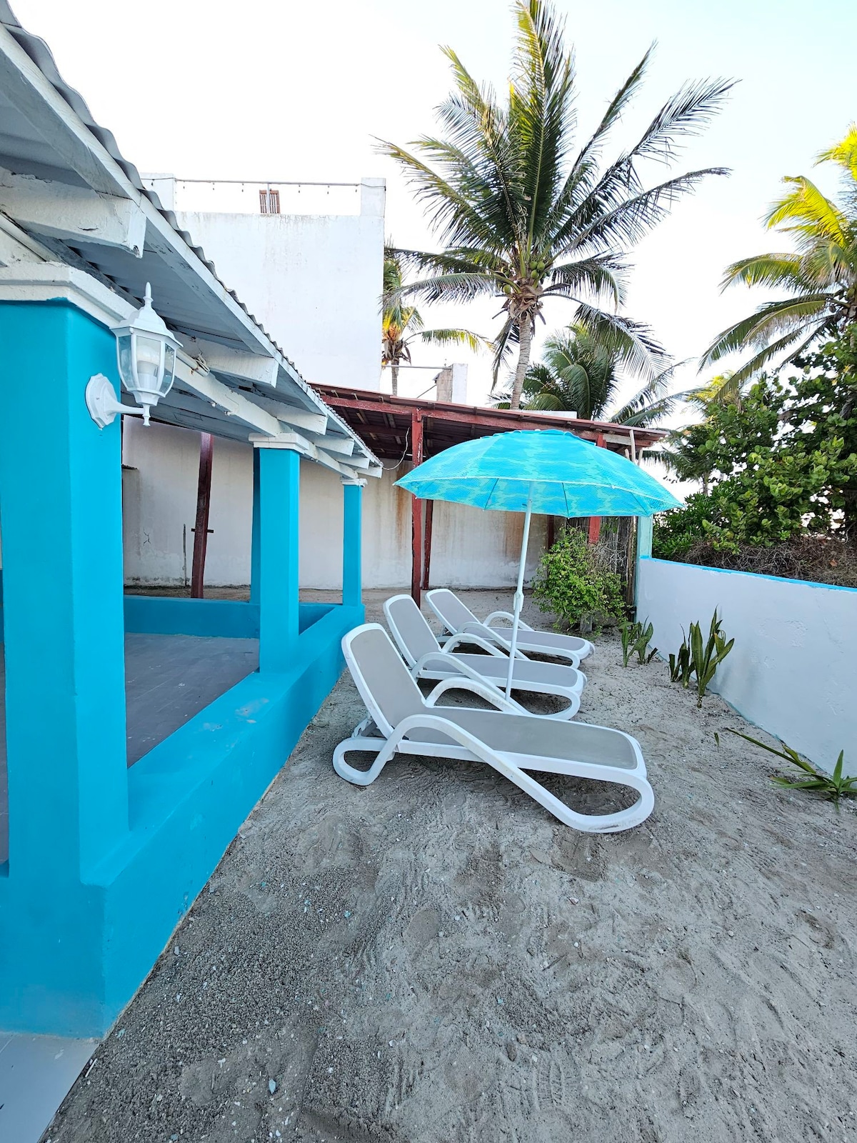 Casa del Puerto, frente la playa en El Cuyo
