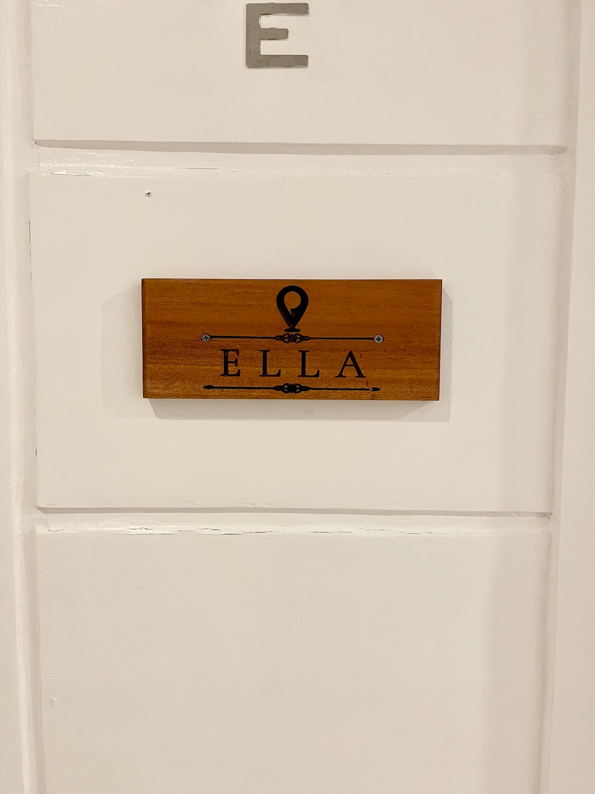 Ella's 2-Bedroom w/ Balcony