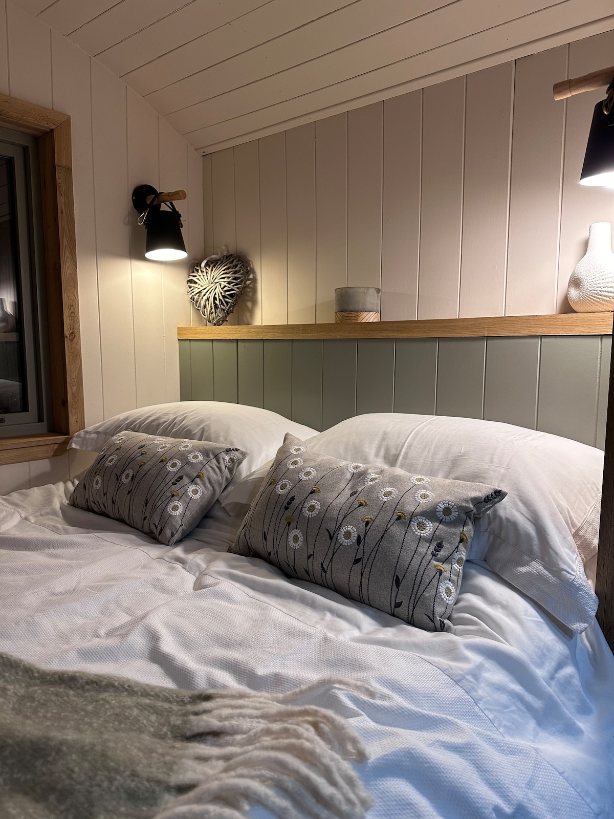 Luxury Shepherds Hut Nr Langholm