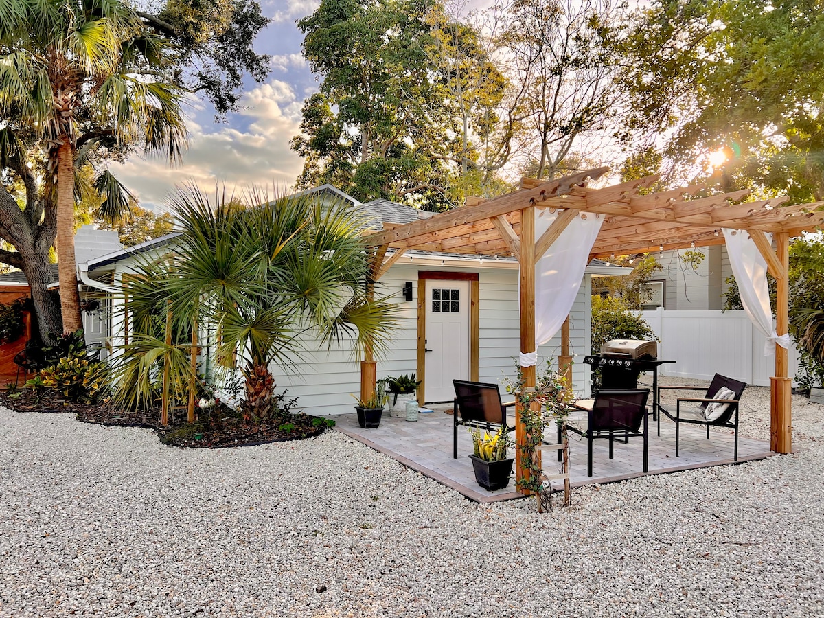 The Mango House Beach Cottage