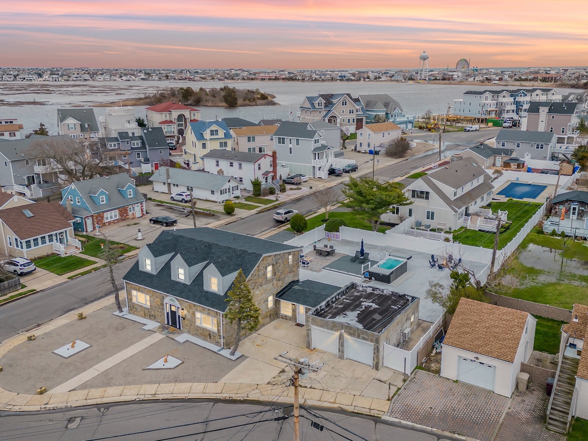 Entire home w/ outdoor Pool Spa in Seaside Heights